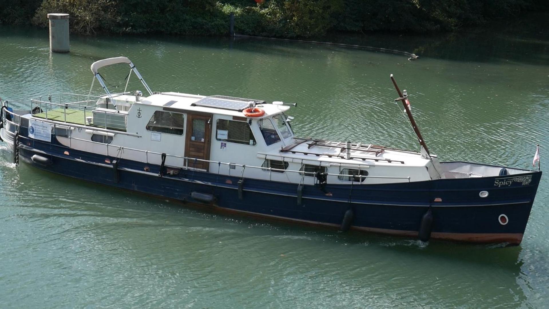Spicy - Sejour Insolite Sur La Marne Meaux Ngoại thất bức ảnh