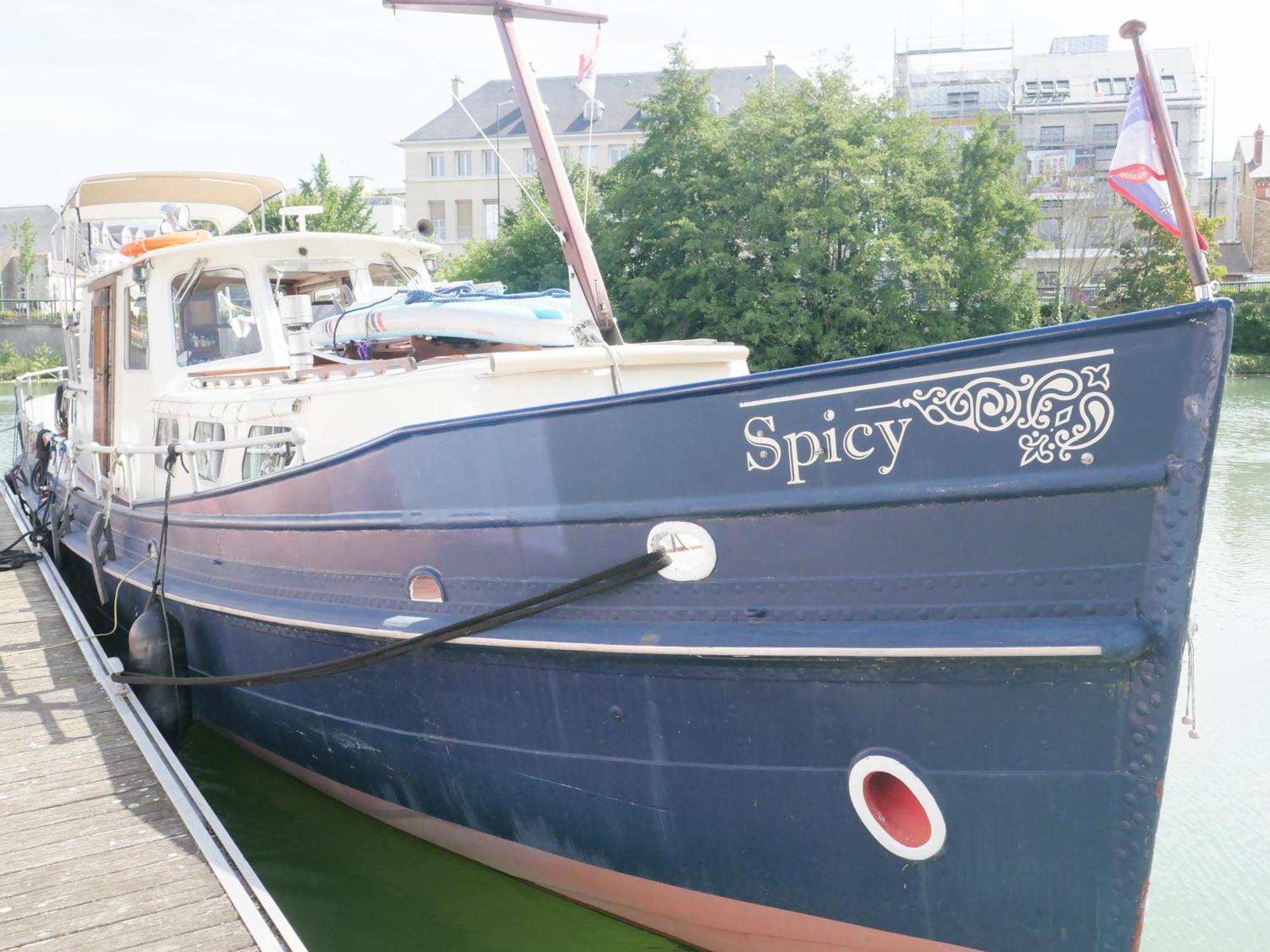 Spicy - Sejour Insolite Sur La Marne Meaux Ngoại thất bức ảnh